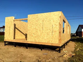 Custom-design house, Pervyy settlement: wall assembly