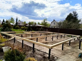 Haus nach Projekt „Mistika - E2.8“, Gartengemeinschaft SNT „Poljuschko“: Fundament und Grundrahmen