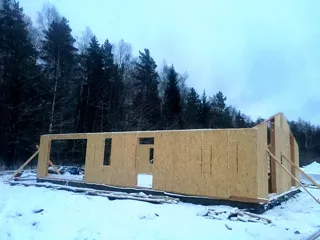 Haus nach Projekt „Barnhouse 110“, Dorf Koltushskoe: Wandmontage