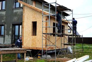 Anbau nach individuellem Entwurf, Dorf Egoriy: Wandmontage