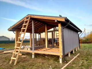 Haus nach Projekt „Chalet 45“, Gebiet Kostroma: Fassadenverkleidung