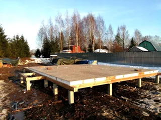 Haus 65,4 m² nach individuellem Projekt, Dorf Striznevo: SIP-Boden auf Höhe 0