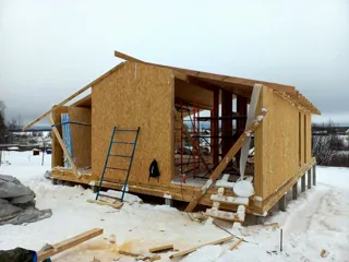 “Barnhouse 76.1” projesine göre ev, Kostroma bölgesi: duvar montajı