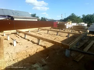 Haus 114,6 m² nach Projekt „Musa“, Kostroma: Fundament und Grundrahmen