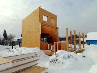 55 m² ev, özel proje, “Ivanovets” SNT: ikinci kat ve çatı katı