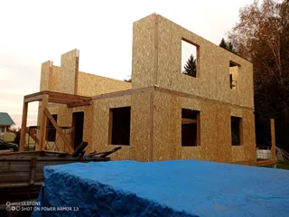 Haus nach Projekt „Dilischans 8x9“, Region Wologda: Obergeschoss und Dachgeschoss