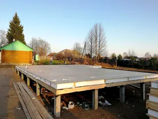 Haus nach Projekt „Mistika - E2.8“, Dorf Novoe: SIP-Boden auf Höhe 0