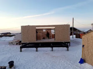 House based on the “Yessentuki 7.5x7.5” design, Kamenki village: wall assembly