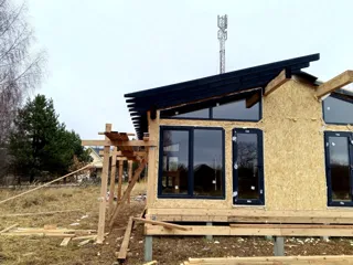 Haus nach individuellem Entwurf, Dorf Protive: Fenster und Türen