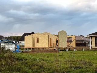 Haus nach individuellem Entwurf, Dorf Stepannikovov: Wandmontage
