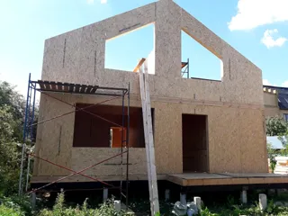 Haus nach Projekt „Tajna“, Krasnogorsk: Wandmontage