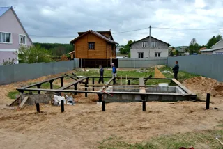 Haus nach Projekt „Betti“, Ivanovo: Fundament und Grundrahmen