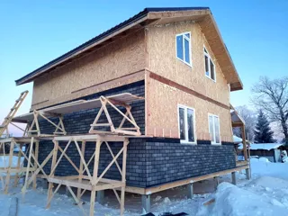 Haus 131,5 m² nach Projekt „Sefir“, Vologda: Fassadenverkleidung