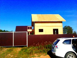 Haus nach Projekt „Amelija“, Dorf Gavshino: Obergeschoss und Dachgeschoss