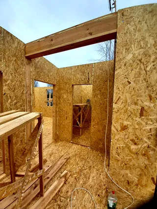 House built to a custom design, Yadrominskoe village: interior partitions
