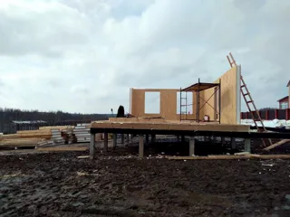 Haus nach Projekt „Dorofejewo“, Region Jaroslawl: Wandmontage