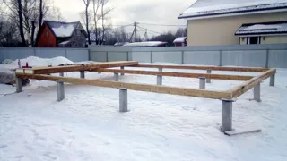 Haus nach Projekt „Slawjanskij Skit“, Rybins: Fundament und Grundrahmen