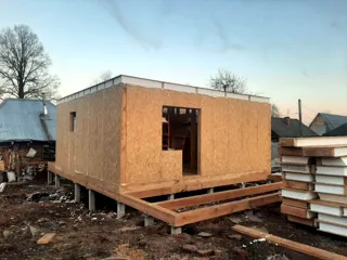 House based on the “Lotos” design, Glubokovo village: wall assembly