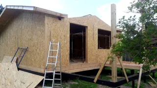 Haus nach individuellem Entwurf, Gartengemeinschaft SNT „Sarja“: Wandmontage