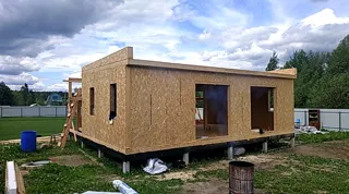 Haus nach Projekt „Mistika - S2.8“, Dorf Kukarino: Wandmontage