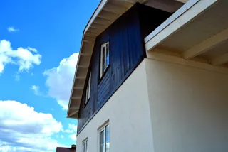 Haus nach Projekt „Sefir“, Dorf Kadnikovo: Fassadenverkleidung