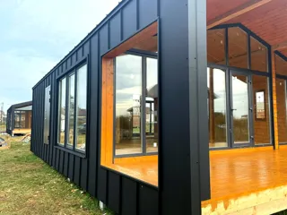 “Barnhouse 76.1” projeli ev, Strelnikovo köyü: cephe kaplaması