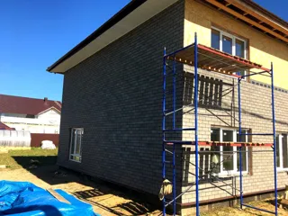 Haus nach individuellem Projekt, Kostroma: Fassadenverkleidung