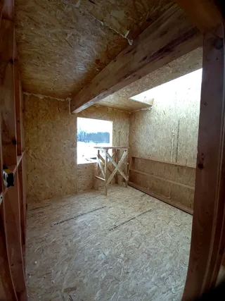 Haus nach Projekt „Sawuschka“, Dorf Khorlovo: Innenwände