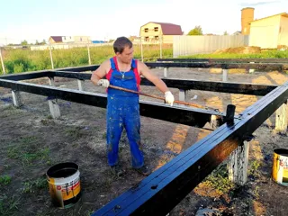 Haus nach individuellem Projekt, Dorf Kovarditsy: Fundament und Grundrahmen