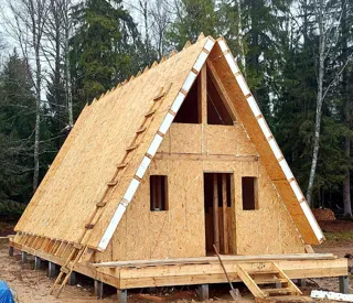 “A-Frame Altay” projeli ev, Moskova bölgesi: çatı