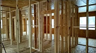 Eingeschossiges Haus nach Projekt „Sabawa“, Dorf Dyakovo: Innenwände