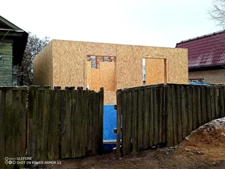 83,37 m² ev, “Avdeevo 2” projesi, Kostroma: duvar montajı