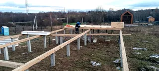Haus nach individuellem Projekt, Gebiet Moskau: Fundament und Grundrahmen