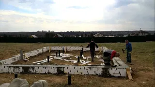 Haus nach Projekt „Narziss“, Dorf Artyukino: Fundament und Grundrahmen