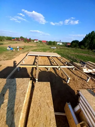 Haus 86,6 m² nach individuellem Projekt, Dorf Laptevo: Fundament und Grundrahmen