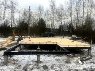 Haus nach Projekt „Neschnost“, Gartengemeinschaft SNT „Prometej“: Fundament und Grundrahmen