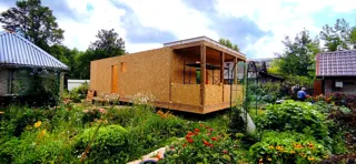 Custom-design house, Rodniki: wall assembly