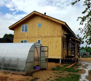 House based on the “Yessentuki 8x8” design, Berkino village: wall assembly
