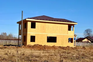 Haus nach Projekt „Sews“, Dorf Koltsovo: Fertiges Haus