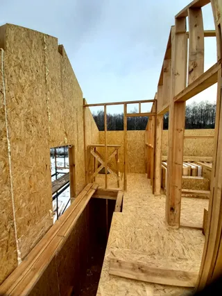 Haus nach Projekt „Sawuschka“, Dorf Khorlovo: Wandmontage