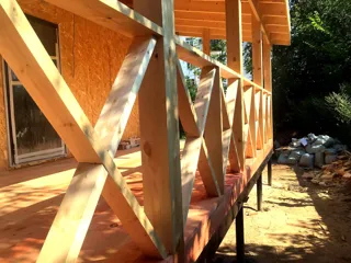 Özel projeli ev, Kostroma: teras ve giriş sahanlığı