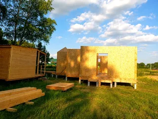 Haus nach individuellem Entwurf, Chekhov: Wandmontage