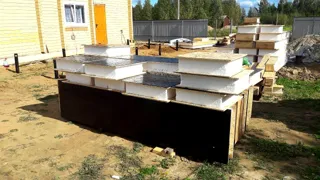 Anbau nach individuellem Projekt, Dorf Dumino: Fundament und Grundrahmen