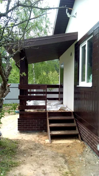 Haus nach Projekt „Slawjanskij Skit“, Region Jaroslawl: Fassadenverkleidung