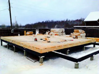 Custom-design house, Patrikeevo village: SIP panel floor at elevation 0