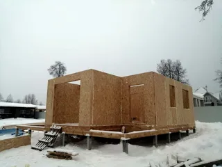 Haus nach individuellem Entwurf, Dorf Yakovlevskoe: Wandmontage