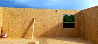 133 m² ev, “Dilijans 8x9” projesi, “Ivantsevo 3” sitesi: duvar montajı