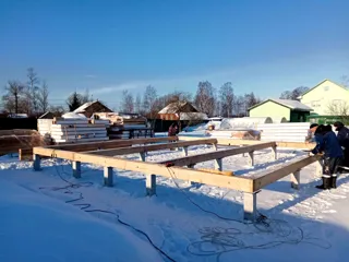 “Vesı” projesine göre ev, Rybinsk: temel ve alt bağlama kirişi