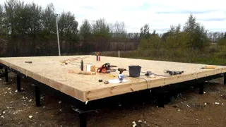 Custom-design house, Sukhodol settlement: SIP panel floor at elevation 0
