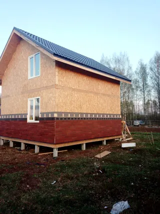 Haus nach Projekt „Awdeewo“, Dorf Pokrov: Fassadenverkleidung